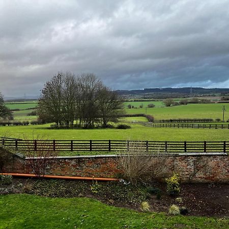 Burtree Country House, Tipi'S, Treehouse & Lodge & House Rooms With Hot Tubs In A Private Garden Thirsk Luaran gambar