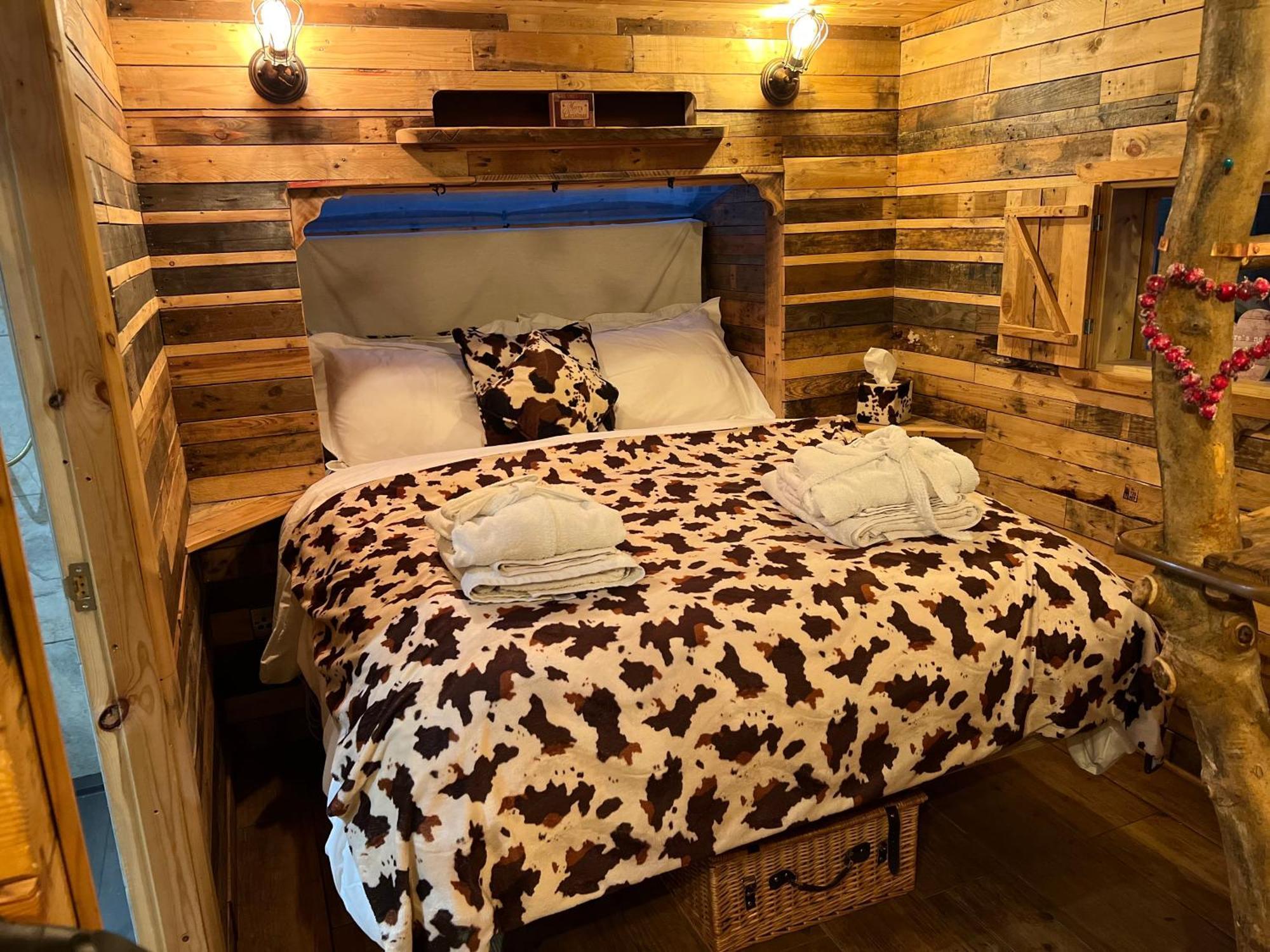 Burtree Country House, Tipi'S, Treehouse & Lodge & House Rooms With Hot Tubs In A Private Garden Thirsk Luaran gambar