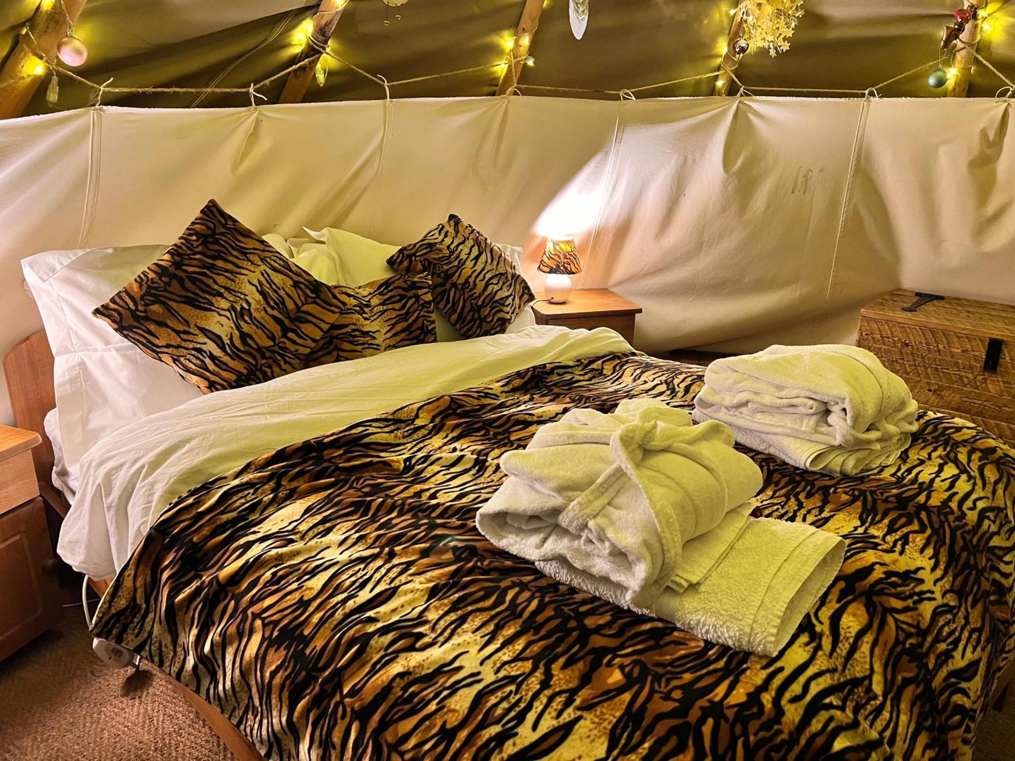Burtree Country House, Tipi'S, Treehouse & Lodge & House Rooms With Hot Tubs In A Private Garden Thirsk Luaran gambar